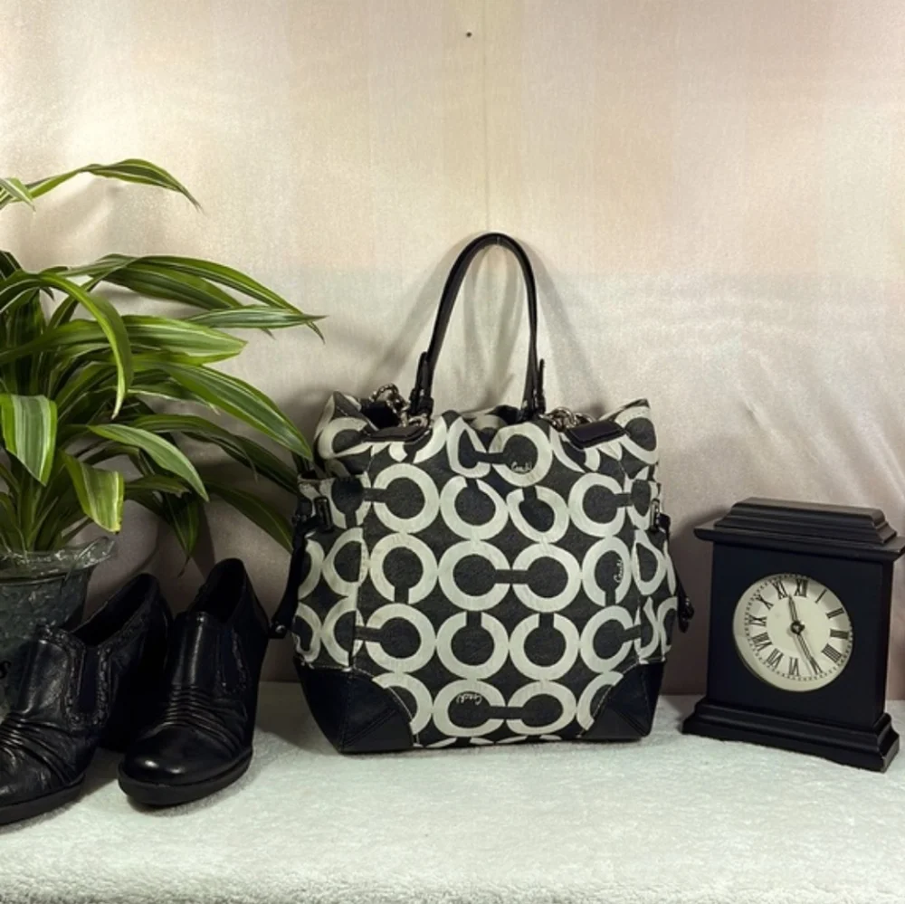 Coach Payton Canvas Purse - Picture 3 of 12